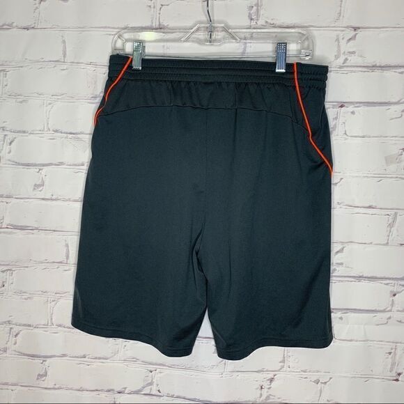 Old Navy men’s medium shorts - Picture 4 of 4